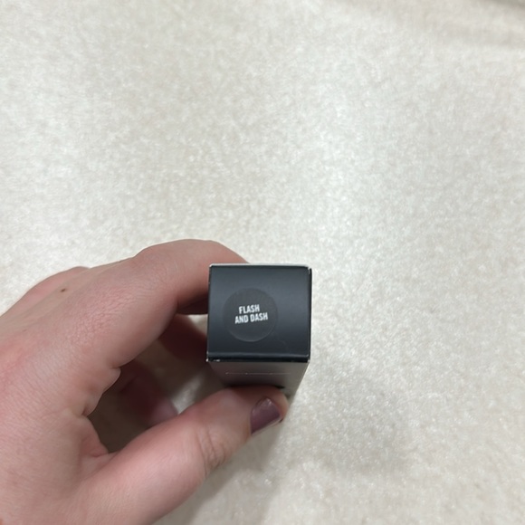 Mac Dazzleshadow Liquid Eyeshadow- New in box - Picture 2 of 3